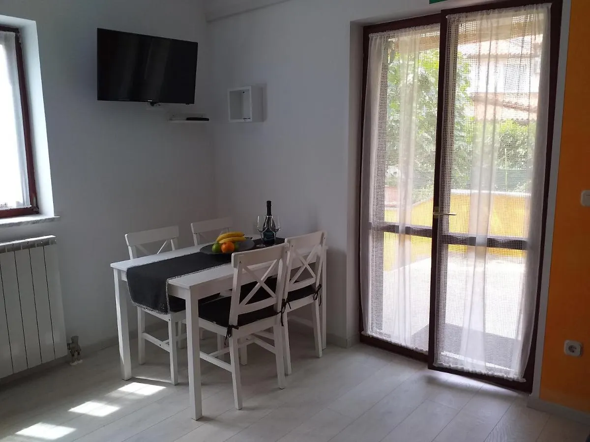 Apartments With A Parking Space Fazana - 7234 0*,  克罗地亚